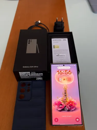 Samsung Galaxy S24 Ultra 256GB dourado