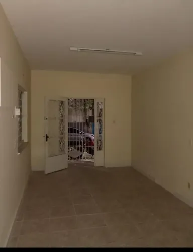 ALUGO SALA COMERCIAL 25 M2, EXCELENTE LOCALIZAÇÃO FONSECA NITERÓI. R$1.900,00.