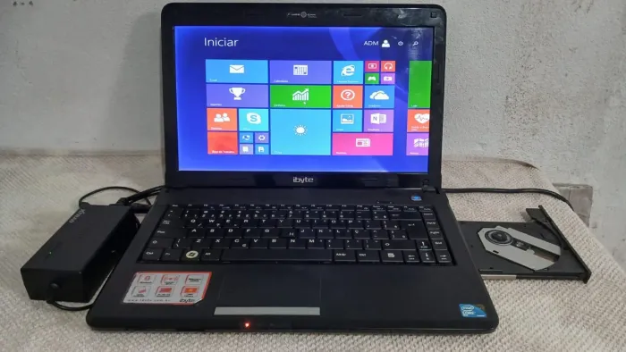 NOTEBOOK ÓTIMO/4GB DE RAM/SSD 240GB/FAÇO ENTREGA