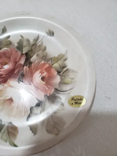 Prato decorativo em porcelana pintado a mão - Novo