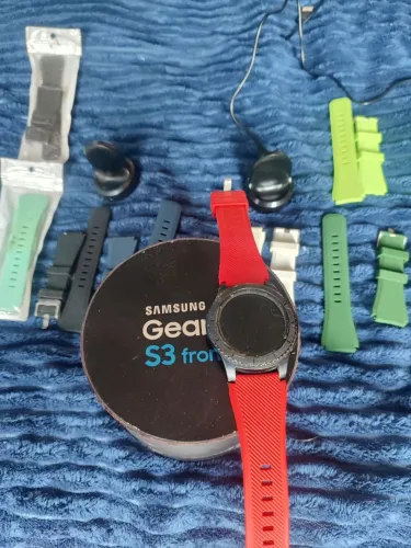Relógio smartwatch Samsung  Gear S3 Frontier com Duas basese 8 pulseiras  p/conserto