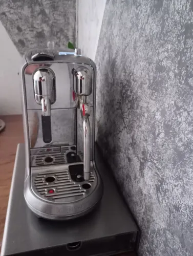 Máquina Nespresso Creatista