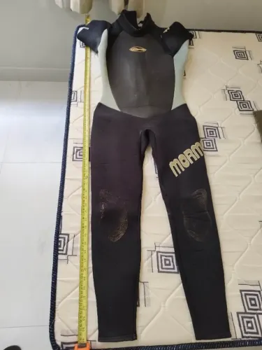 Roupa de borracha Mormaii usada