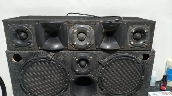 2 caixas de som pra carro
