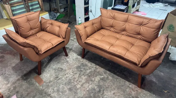 Poltrona + Sofá 2 Lugares