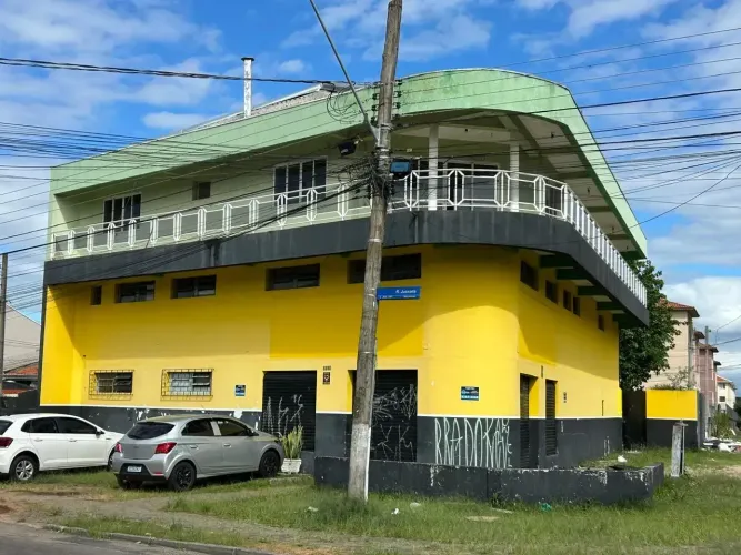 Imóvel para aluguel com 240 metros quadrados em Sítio Cercado - Curitiba - PR
