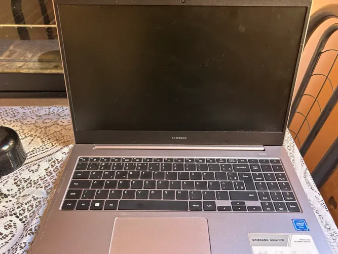 Notebook Samsung Book E20