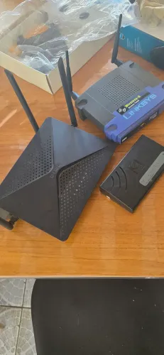Kit roteador, access point e switch 8 portas