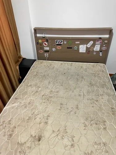 Cama box com cabeceira e tomada imbutida