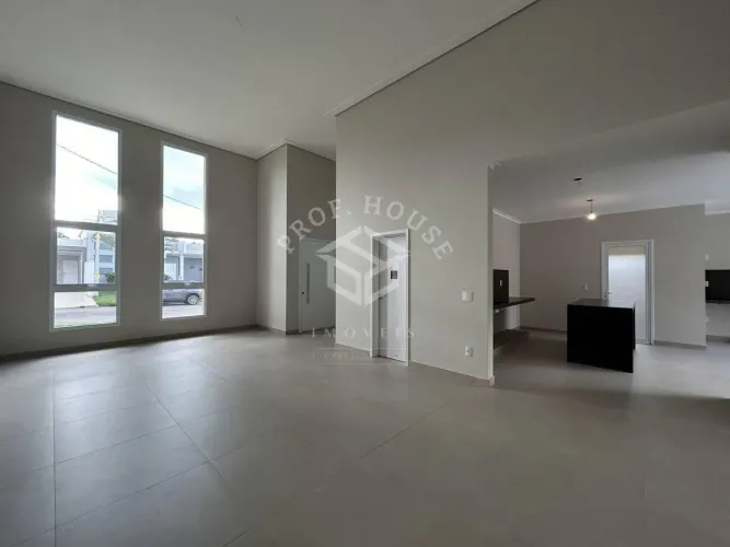 Linda Casa no Condomínio Roland I em Limeira-SP