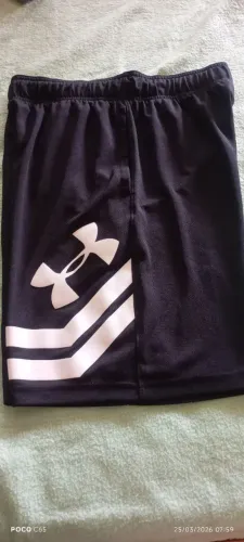 Bermuda UNDER ARMOUR