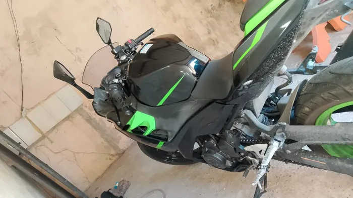 Vendo Kawasaki 400 em dia!