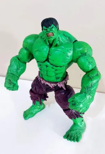 Action Figure O Incrível Hulk Marvel Select Diamond 24cm