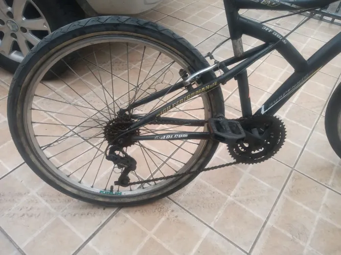 Bicicleta ótima usada aro 26c marchas e suspensão dianteira de boa procedência