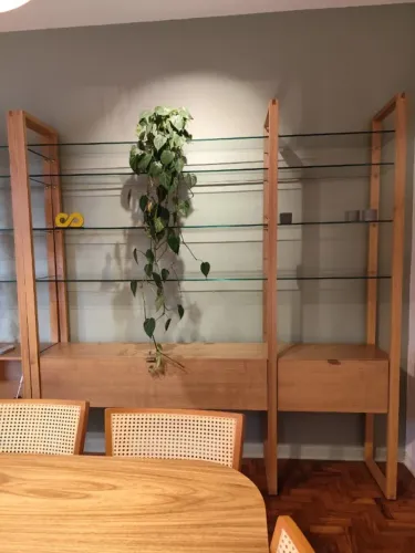Par de Estantes Tok&Stok Toari - Design Guilherme Bender - Madeira e Vidro