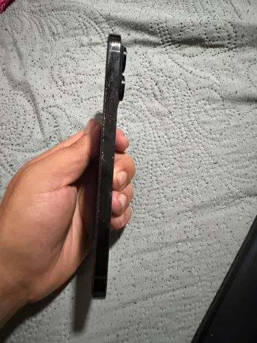 Vendo iPhone 14 Pro Max com nota fiscal bateria em 85%