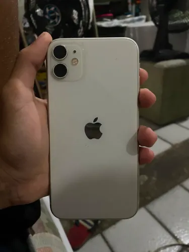 iPhone 11- 64gb BRANCO