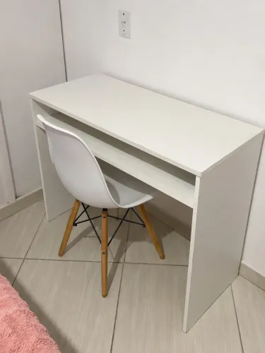 Mesa com cadeira