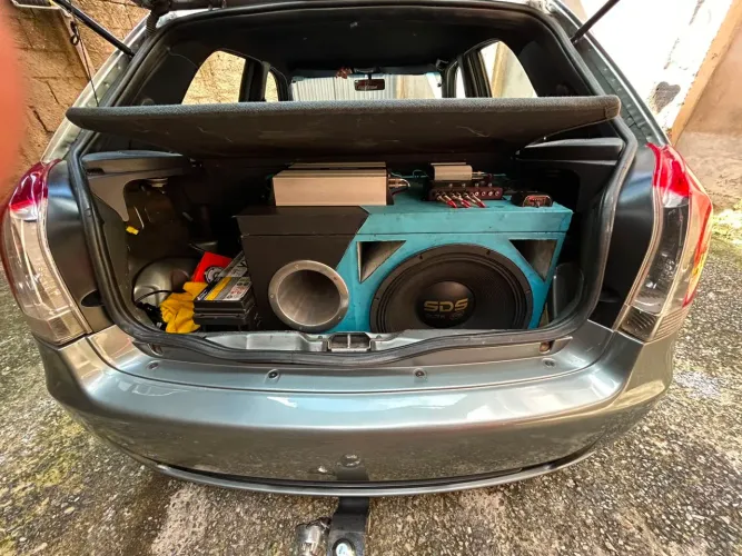 Vende-se caixa trio top