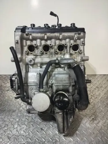 Motor Suzuki Srad GSX-R 750 em ótimo estado.