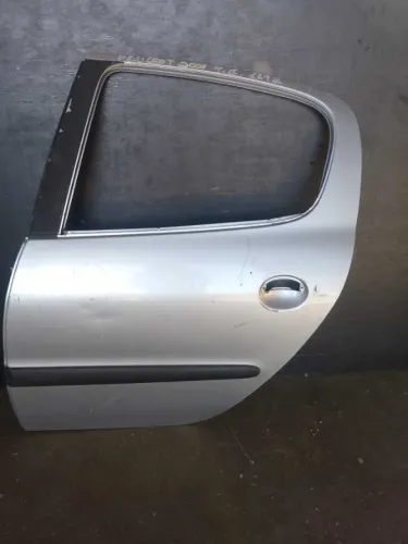 Porta traseira esquerda Peugeot 206 2004-2014