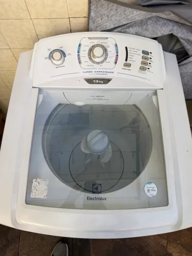 Máquina de lavar roupas Eletrolux 13kg