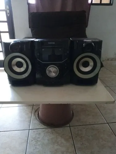 Vendo este som valor 200 reais ou troco num PC de bom estado 