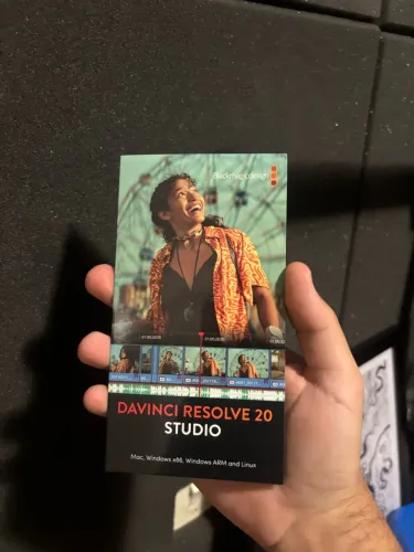 Licença DaVinci Resolve 20 Studio - NOVA e LACRADA (Blackmagic Design)