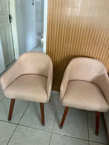 Vendo duas poltronas veludo