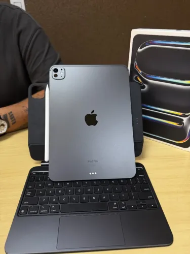iPad Pro M4 256 + Magic Keyboard + Apple Pencil Pro Loja Física | Pronta entrega