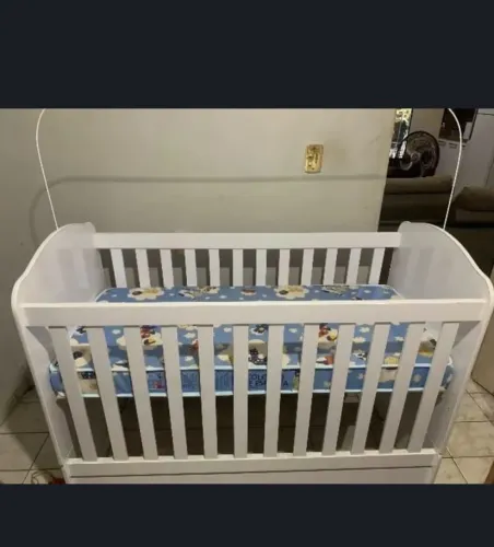 Berço padrão com enxoval 