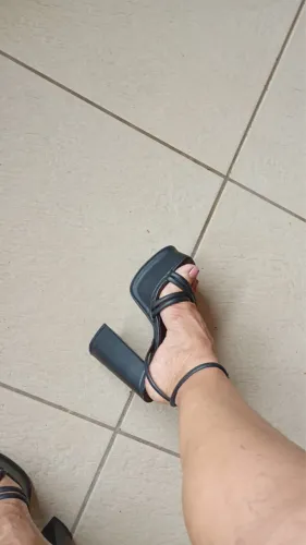 Sandália de Salto Feminina