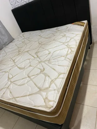 Cama king size + cabeceira 