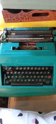 Máquina de escrever Olivete
