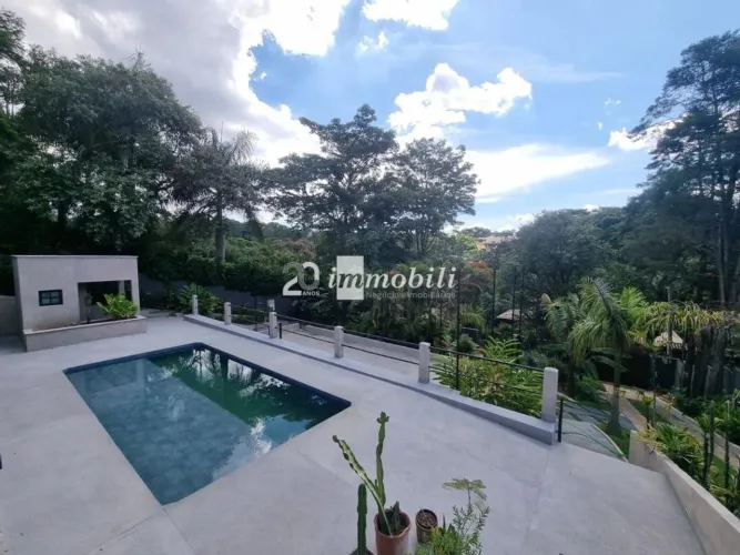 Casa à venda em Carapicuíba, Granja Viana, com 4 suítes, com 550 m², Parque Primavera