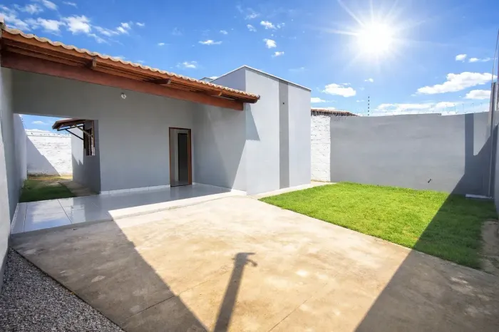 WS / VENDE-SE CASA COM TERRENO 10 X 20M EM NOVA ESPERANÇA COM 2/4 SENDO UMA SUÍTE POR 197