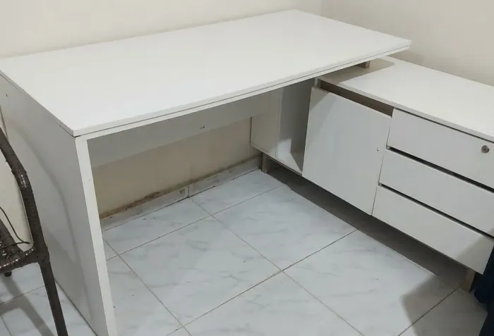 Vende-se escrivaninha 