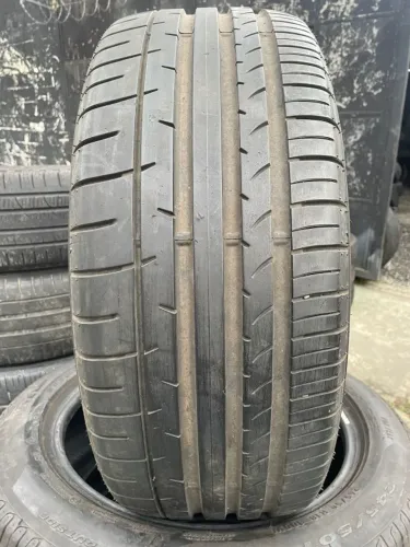 Pneu 235/50/18 Dunlop 