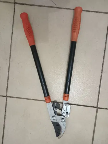 Tesourão de poda Tramontina