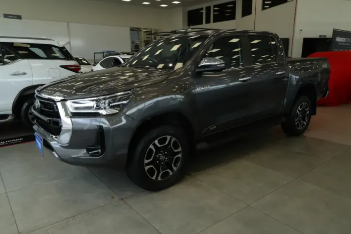 Toyota Hilux CD SRX 4X4 2.8 TDI 16V Diesel Aut. 2025