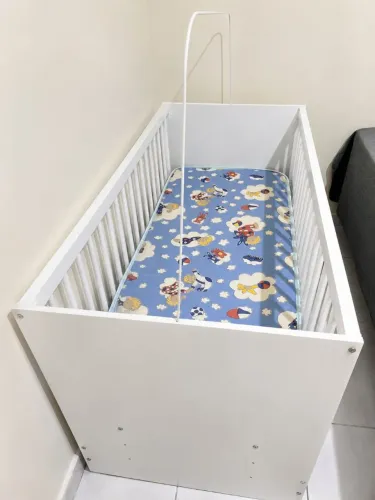 BERÇO DE BEBÊ BRANCO + COLCHÃO