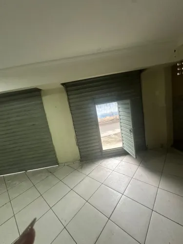 ALUGO PONTO COMERCIAL ( igrejas, lojas, distribuidora) espaço para oque você quiser fazer.