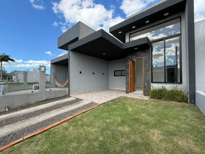 Casa térrea nova para locação anual em Capão da Canoa - Consulte!