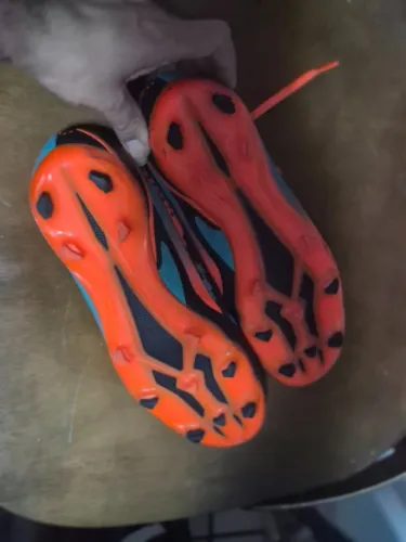 Chuteira adidas  MESSI