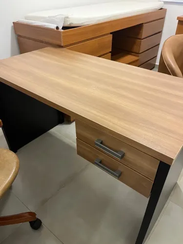 Mesa/escrivaninha