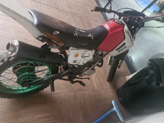 Moto para trilha