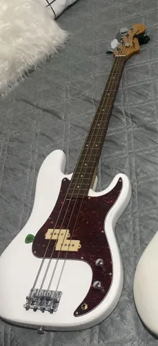 Precision bass 