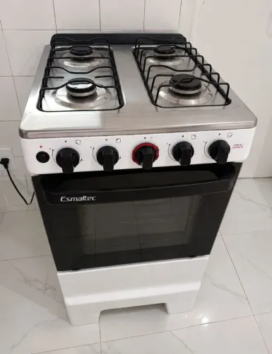 Vende-se fogão semi-novo