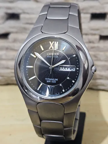 Relógio Citizen Eco-Drive Titanium 
