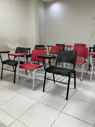 CADEIRAS ESCOLARES IMPERDÍVEL